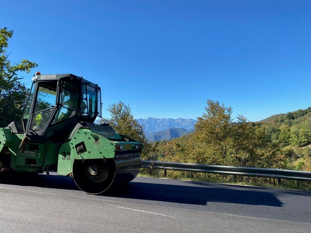 Carretera CL-626 con pavimento renovado por Ecoasfalt