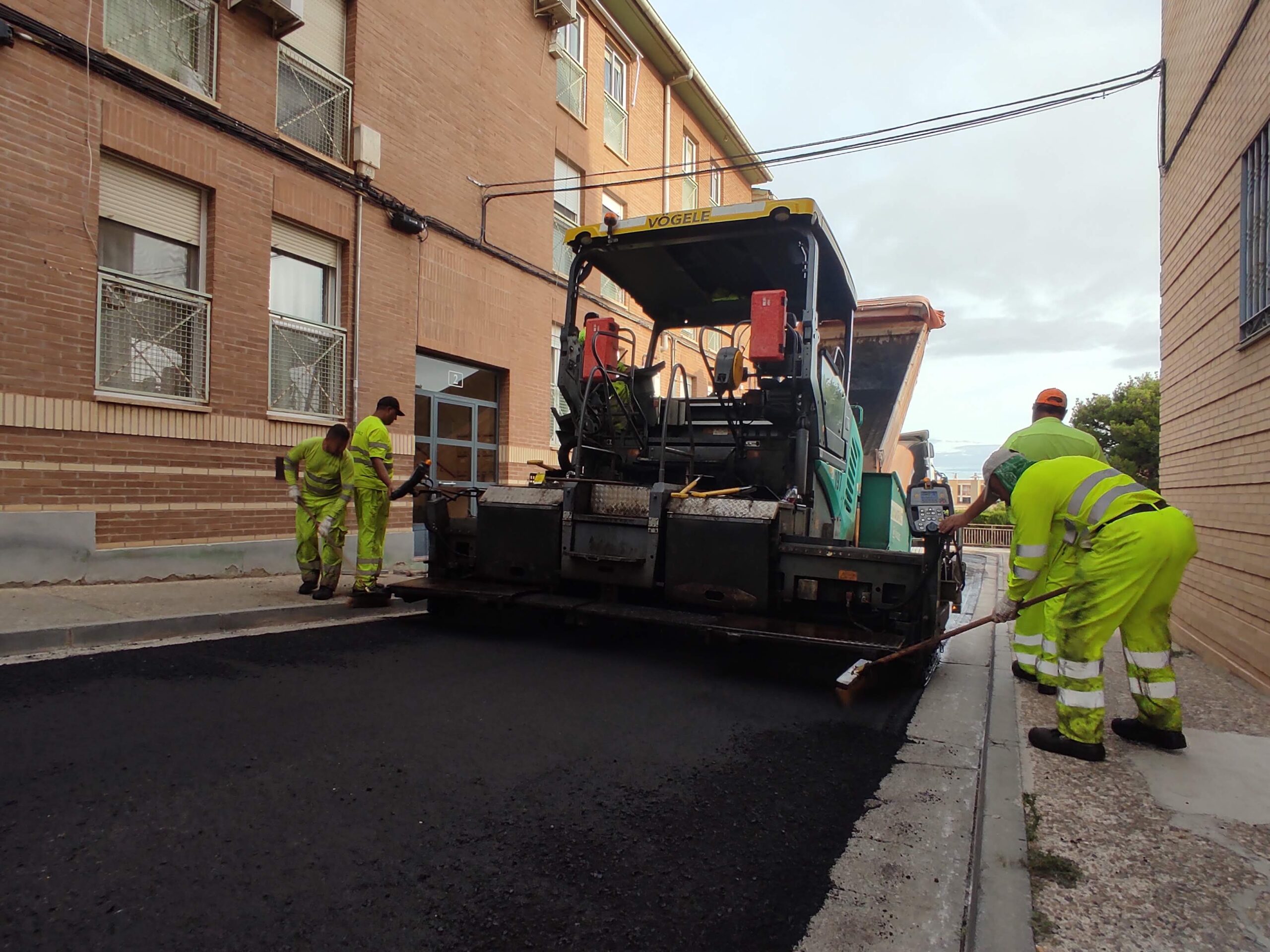 Detalle de la mezcla asfáltica sostenible tipo SMA empleada por Ecoasfalt en Zaragoza, fabricada en la planta de Pedrola.